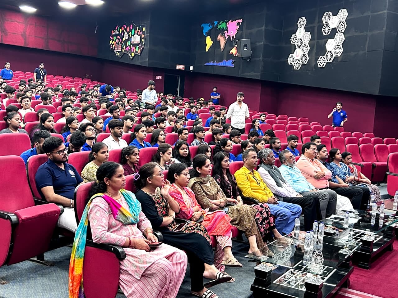 प्रधानमंत्री नरेंद्र मोदी ने रविवार को ''नशा मुक्त युवा फॉर विकसित भारत-संकल्प अभियान'' का राष् प्रधानमंत्री नरेंद्र मोदी ने रविवार को ''नशा मुक्त युवा फॉर विकसित भारत-संकल्प अभियान'' का राष्