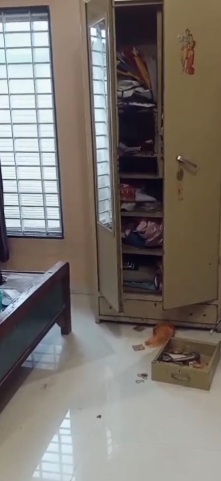 सुने घरों में हुई चोरी सुने घरों में हुई चोरी
