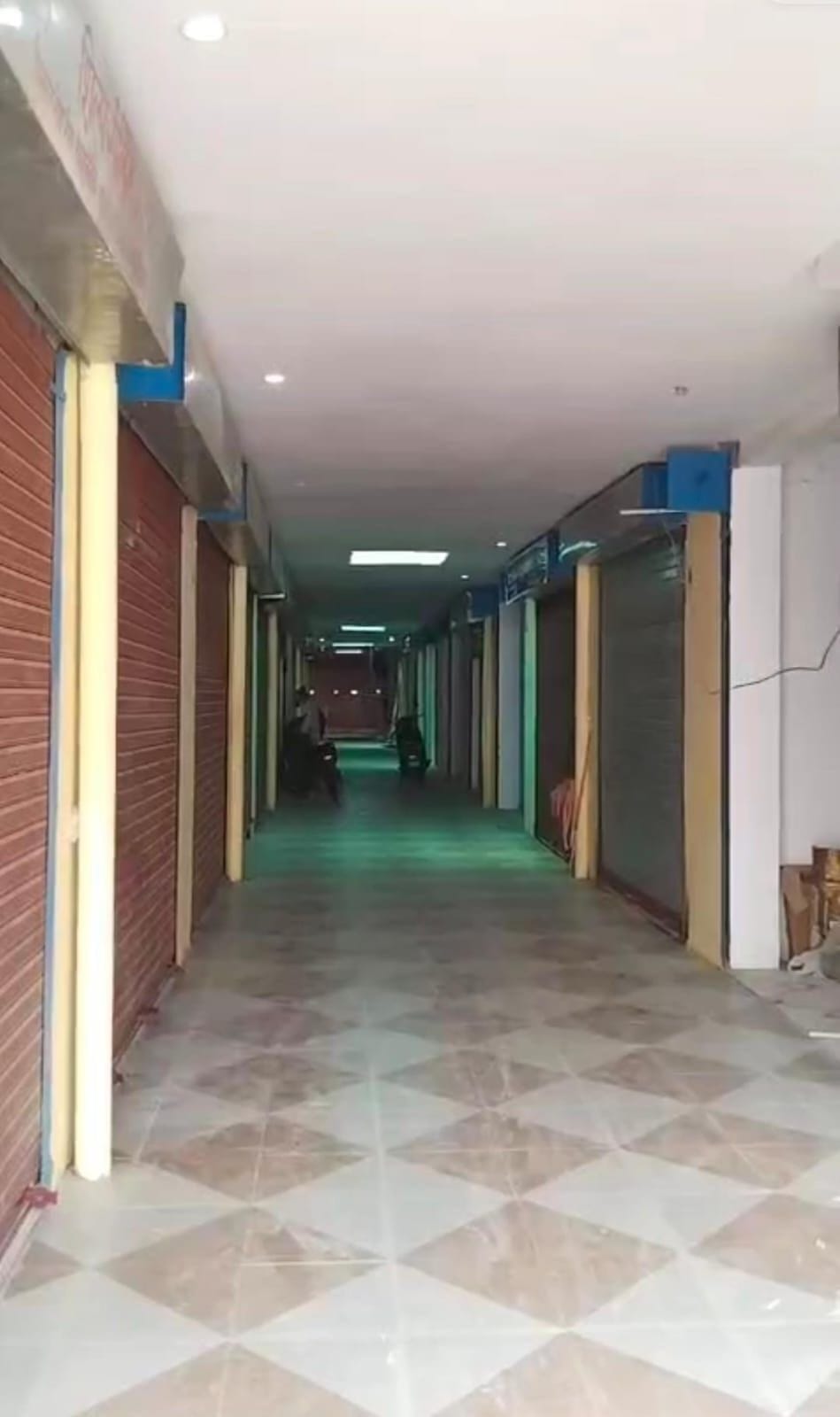 बिना नक्शा पास कराए अवैध तरीके से हो रहा था इन इमारतों का निर्माण। बिना नक्शा पास कराए अवैध तरीके से हो रहा था इन इमारतों का निर्माण।