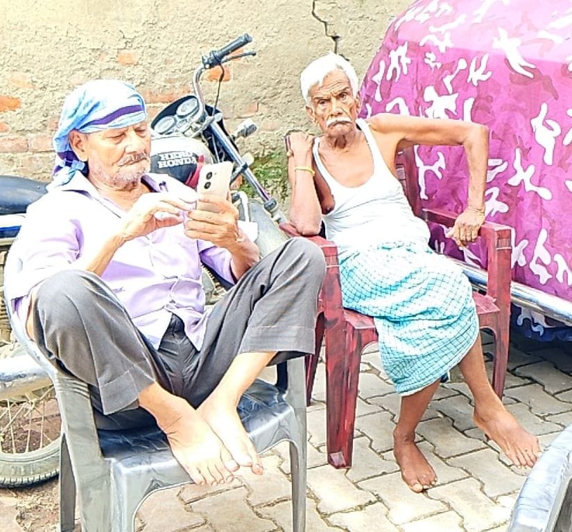 फोटो-29-अखिलेश शुक्ला (फाइल फोटो) फोटो-29-अखिलेश शुक्ला (फाइल फोटो)