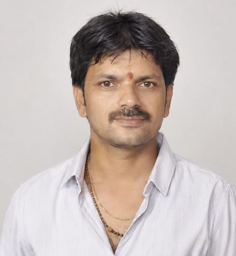 फोटो-29-अखिलेश शुक्ला (फाइल फोटो) फोटो-29-अखिलेश शुक्ला (फाइल फोटो)