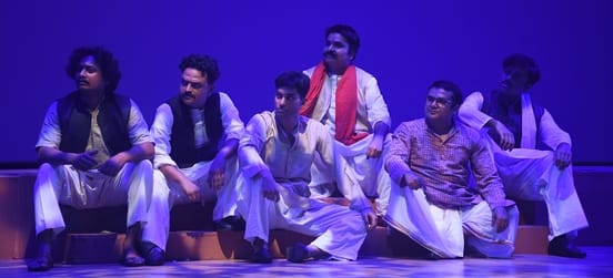 काकोरी एक्शन नाटक का मंचन किया 