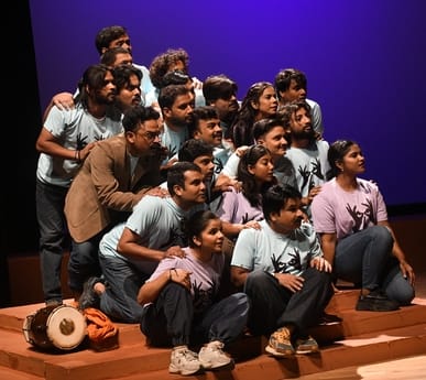 काकोरी एक्शन नाटक का मंचन किया 