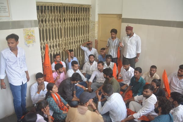 लखनऊ विश्वविद्यालय में  अखिल भारतीय विद्यार्थी परिषद ने किया प्रदर्शन। 