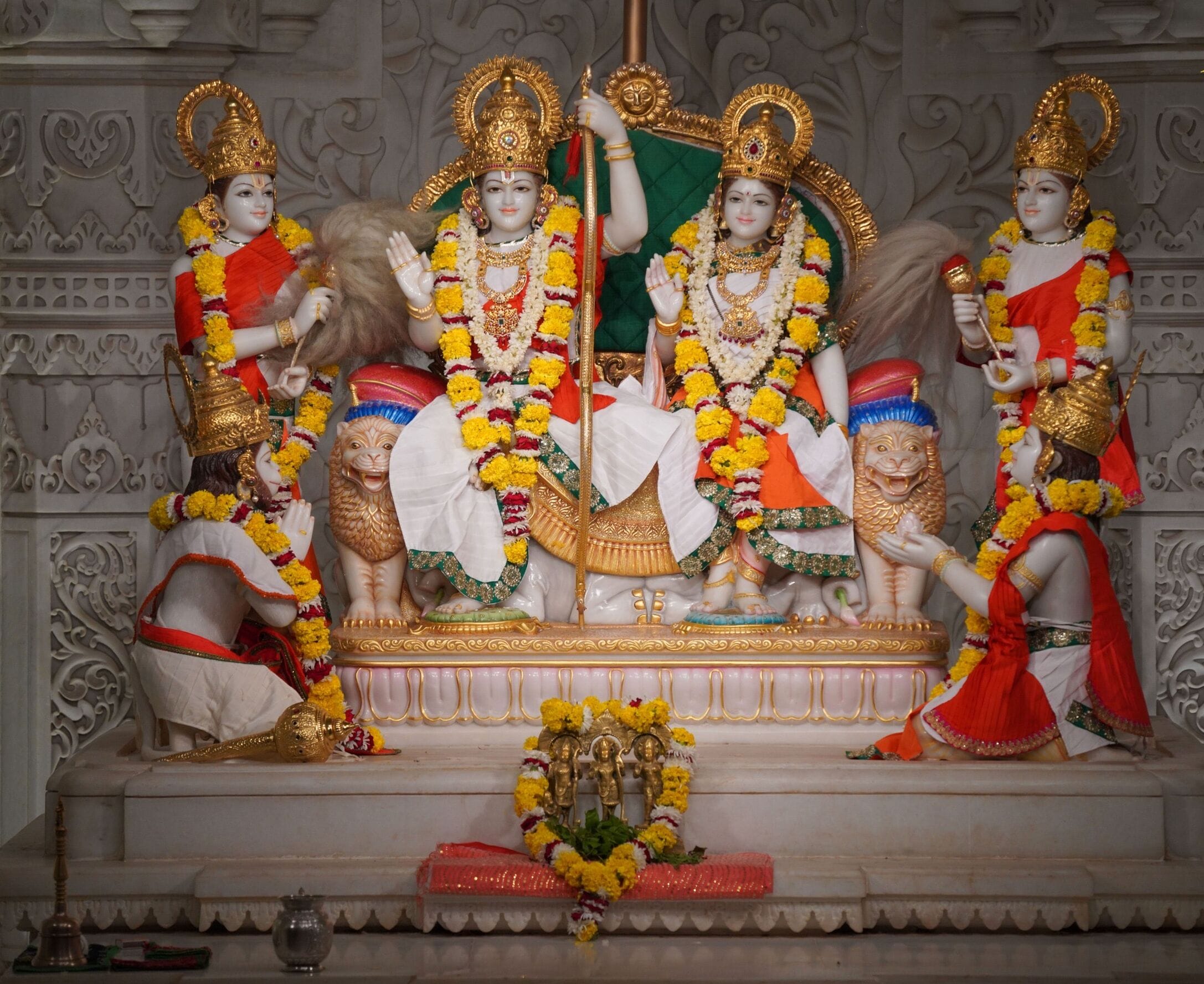 श्रीराम जन्मभूमि मंदिर के राम दरबार में विराजमान भगवान। श्रीराम जन्मभूमि मंदिर के राम दरबार में विराजमान भगवान।