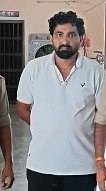 चोला क्षेत्र के गांव दाऊदपुर में हुई मुकेश की हत्या में गिरफतार अनिल सोलंकी । स्रोत: पुलिस