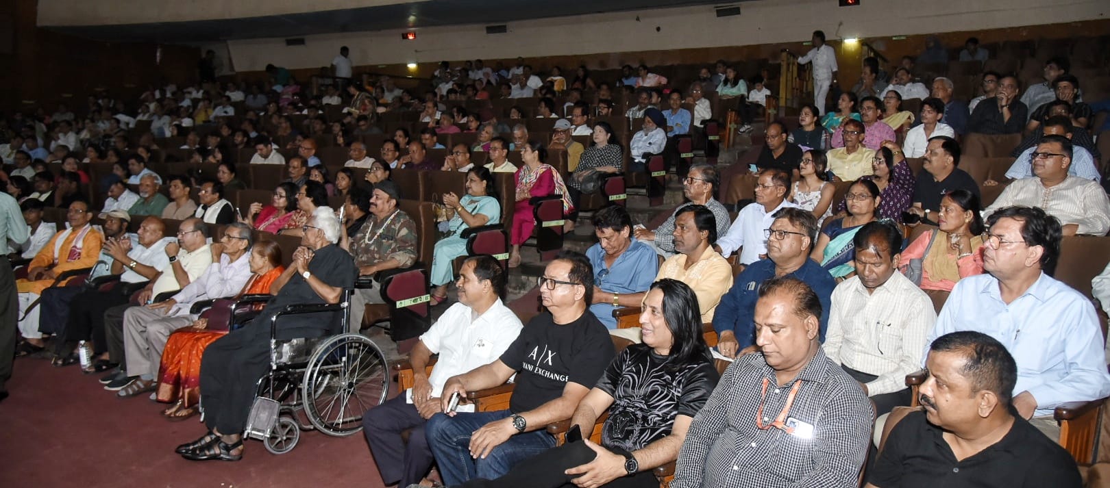 किशोर के नगमों से सजी महफिल, सदाबहार गीतों पर झूमे श्रोता
