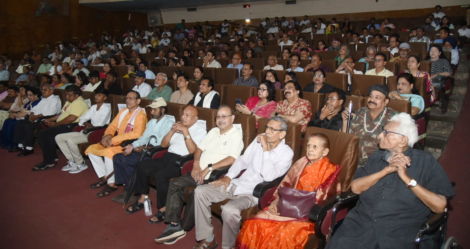 किशोर के नगमों से सजी महफिल, सदाबहार गीतों पर झूमे श्रोता
