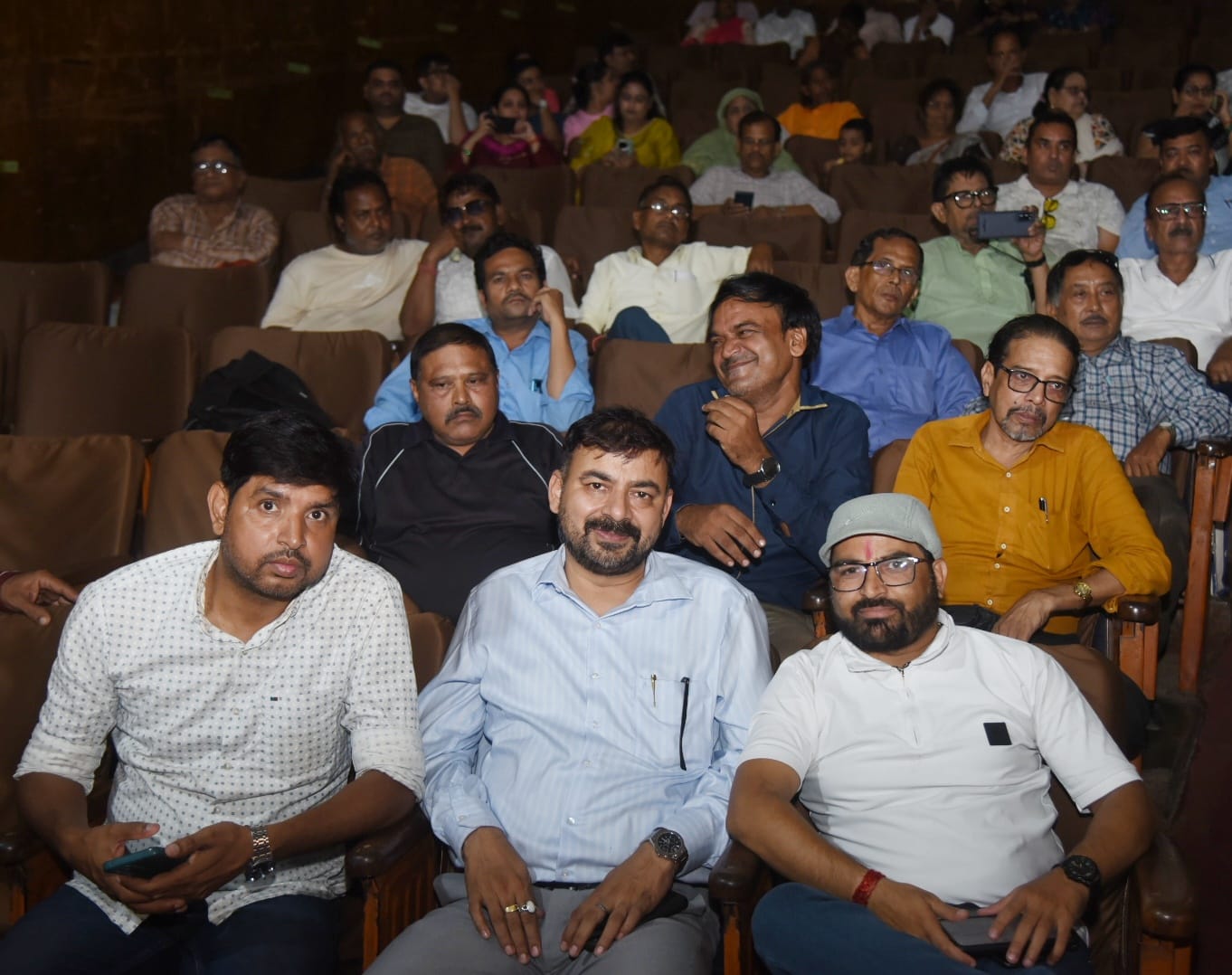 किशोर के नगमों से सजी महफिल, सदाबहार गीतों पर झूमे श्रोता