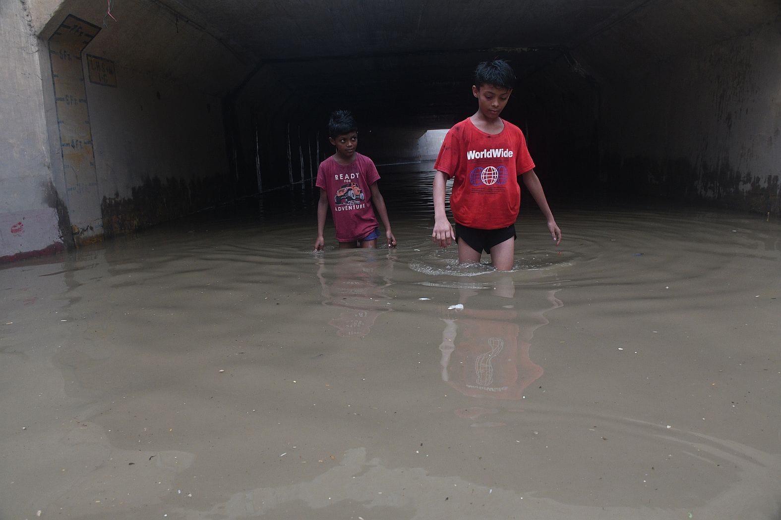 राजधानी के कई इलाकों मे जलभराव की रही समस्या। 