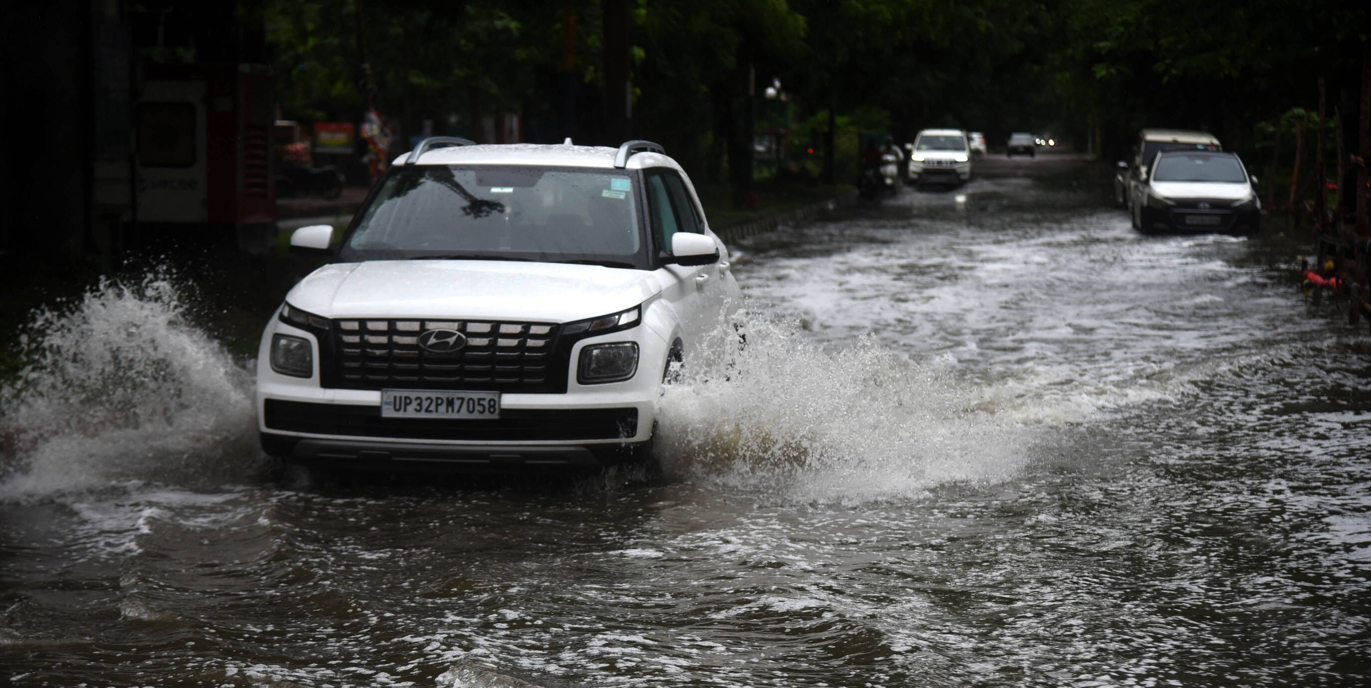राजधानी के कई इलाकों मे जलभराव की रही समस्या। 