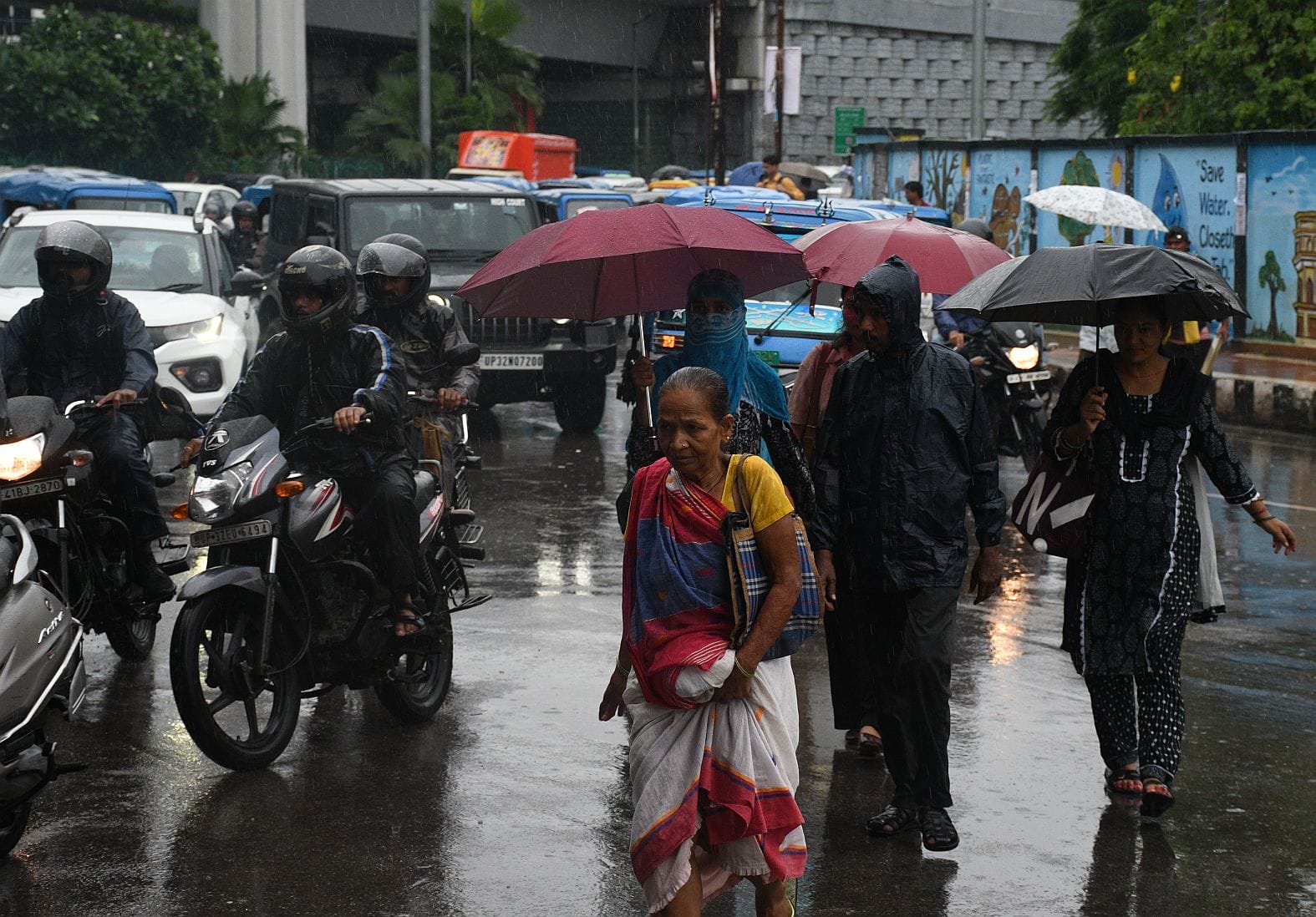 राजधानी में मंगलवार को कई इलाकों में बारिश हुई। राजधानी में मंगलवार को कई इलाकों में बारिश हुई।