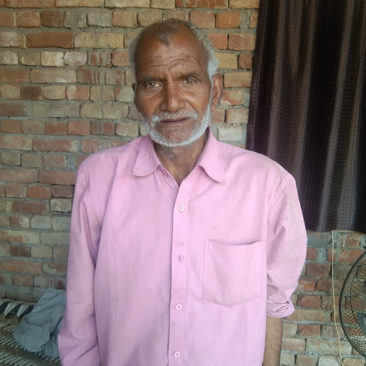 बड़गावं के नयागांव में पशुओं का टीकाकरण करती टीम। श्रोत- ग्रामीण बड़गावं के नयागांव में पशुओं का टीकाकरण करती टीम। श्रोत- ग्रामीण
