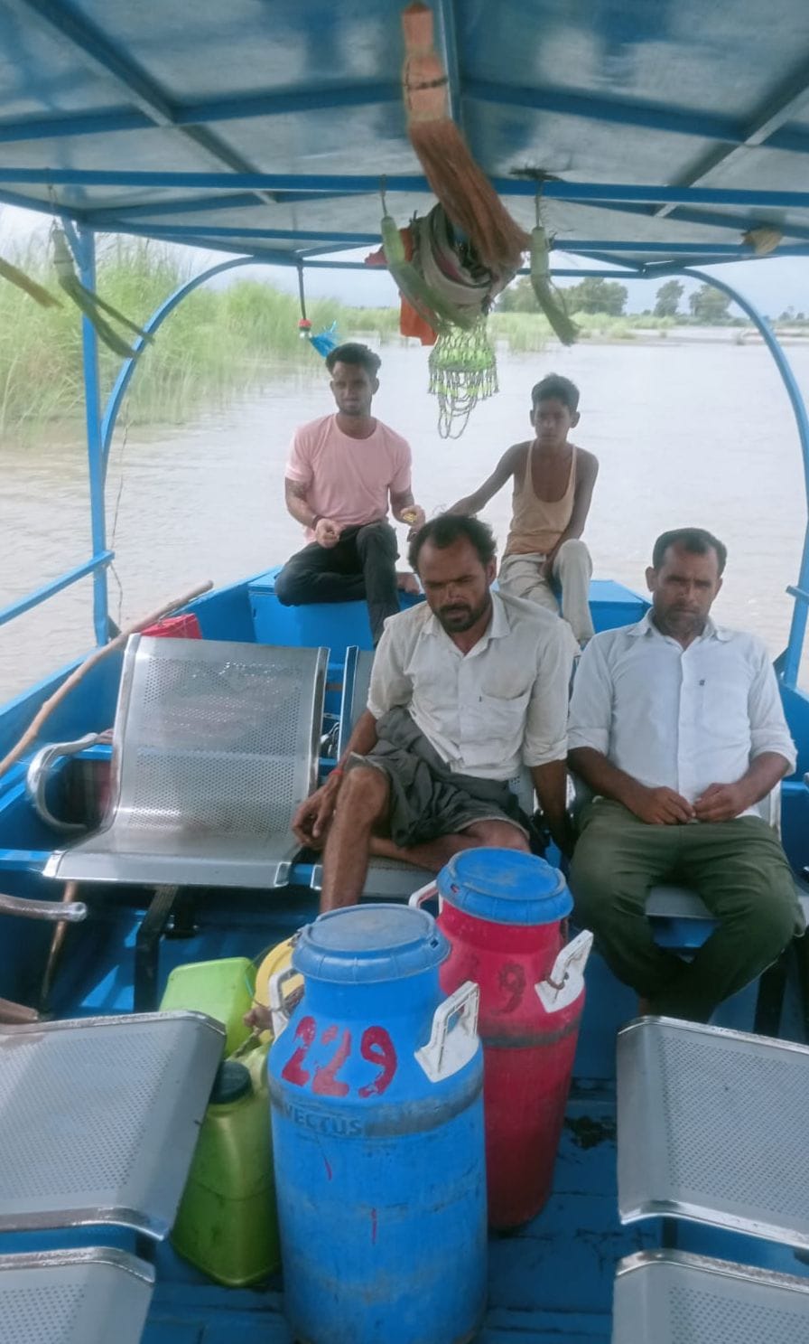 फोटो 27- कछला में उफनती गंगा की धारा  ।स्रोत संवाद
