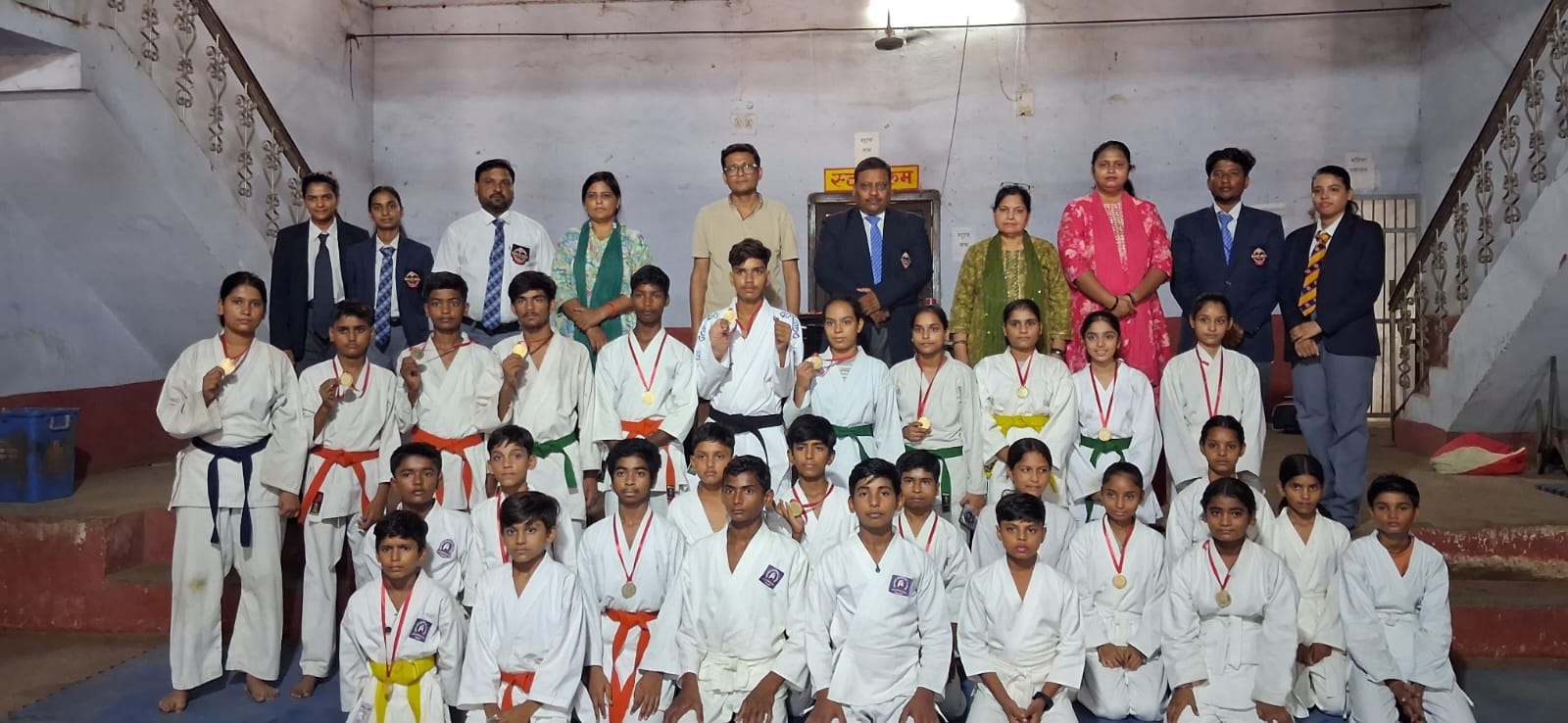 फोटो-31 कराटे प्रतियोगिता के दौरान प्रतिद्वंदी के सामने चुनौती पेश करते खिलाड़ी। स्रोत: आयोजक फोटो-31 कराटे प्रतियोगिता के दौरान प्रतिद्वंदी के सामने चुनौती पेश करते खिलाड़ी। स्रोत: आयोजक