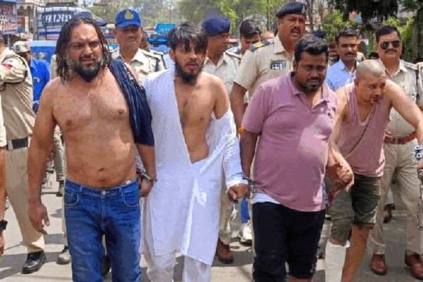 जुबैर मौलाना का पुलिस ने निकाला था जुलूस