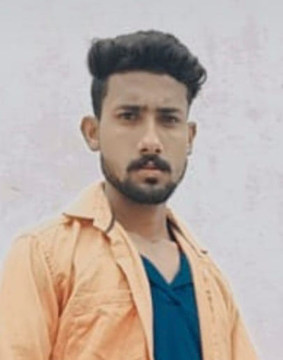 कुरुक्षेत्र। मोर्चरी हाउस के बाहर खड़े अंकित व रंजना के परिजन। संवाद कुरुक्षेत्र। मोर्चरी हाउस के बाहर खड़े अंकित व रंजना के परिजन। संवाद
