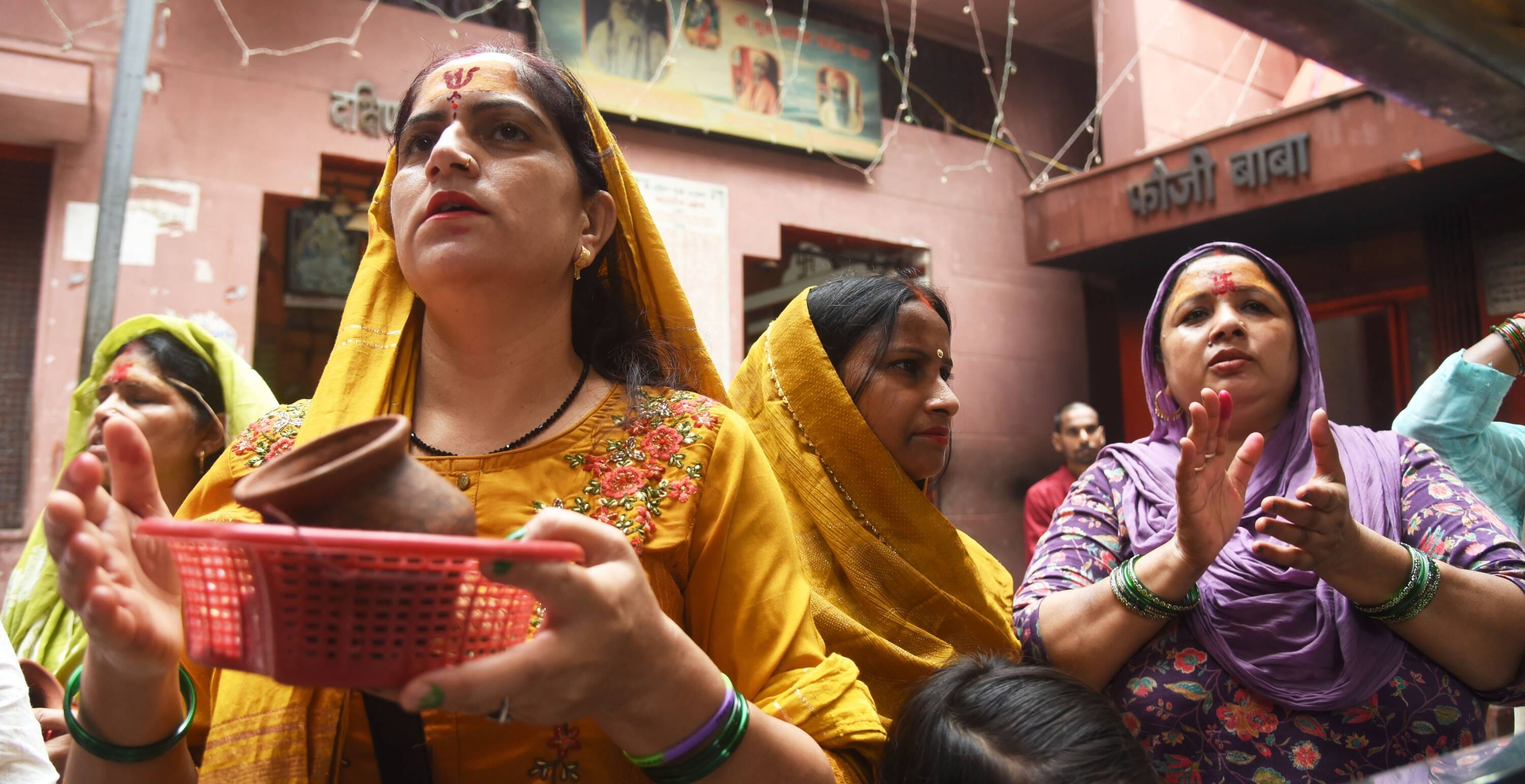 सावन के पहले बुधवार पर बुद्धेश्वर मंदिर में उमड़ी आस्था