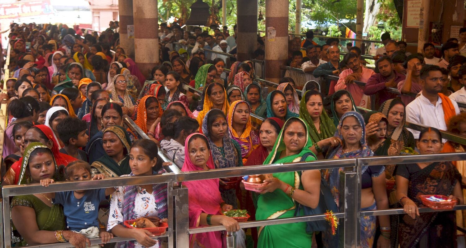 सावन के पहले बुधवार पर बुद्धेश्वर मंदिर में उमड़ी आस्था