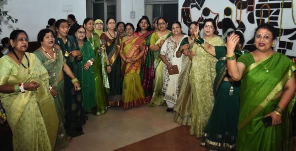 तीज में दिखी सावन की खूबसूरत झलक