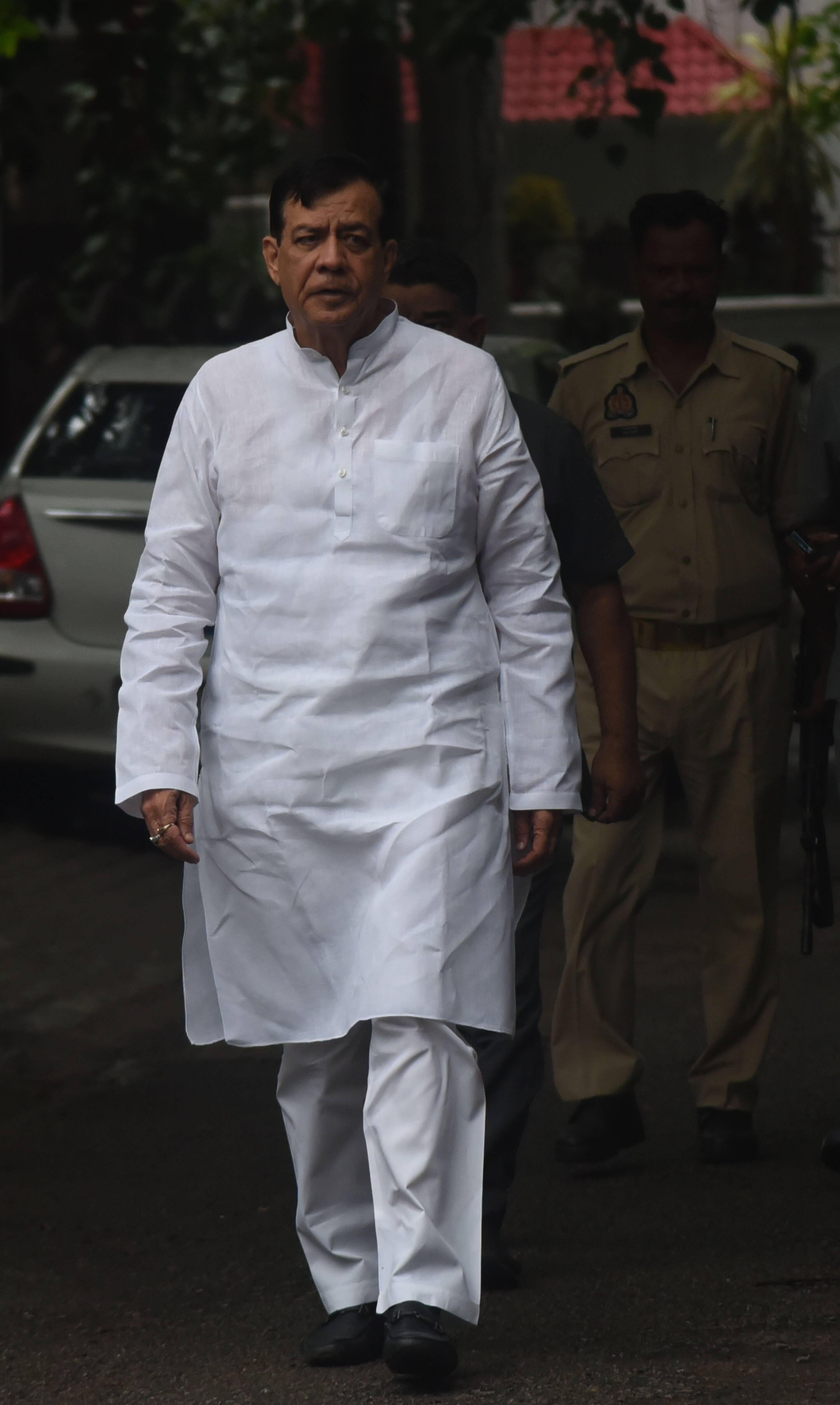 डीजीपी राजीव कृष्ण के पिता हरिकिशन मित्तल की अंतिम यात्रा में बृहस्पतिवार को बड़ी संख्या में अफ डीजीपी राजीव कृष्ण के पिता हरिकिशन मित्तल की अंतिम यात्रा में बृहस्पतिवार को बड़ी संख्या में अफ