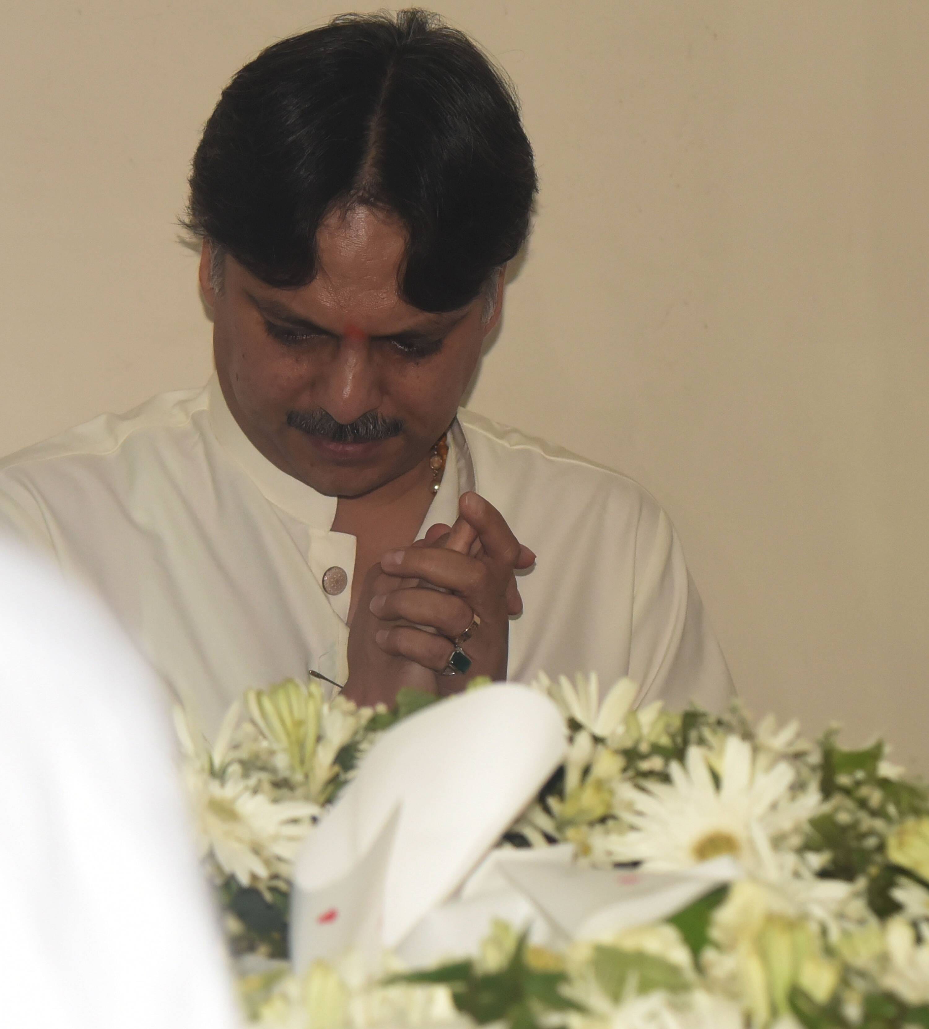 डीजीपी राजीव कृष्ण के पिता हरिकिशन मित्तल की अंतिम यात्रा में बृहस्पतिवार को बड़ी संख्या में अफ डीजीपी राजीव कृष्ण के पिता हरिकिशन मित्तल की अंतिम यात्रा में बृहस्पतिवार को बड़ी संख्या में अफ