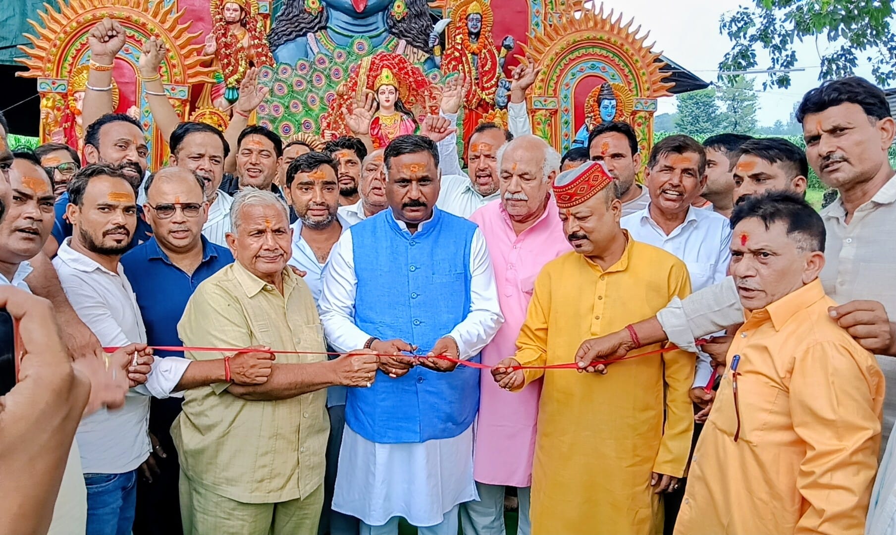 गंग नहर पटरी पर विश्राम करते बुलंदशहर के भोले। (मवाना) गंग नहर पटरी पर विश्राम करते बुलंदशहर के भोले। (मवाना)