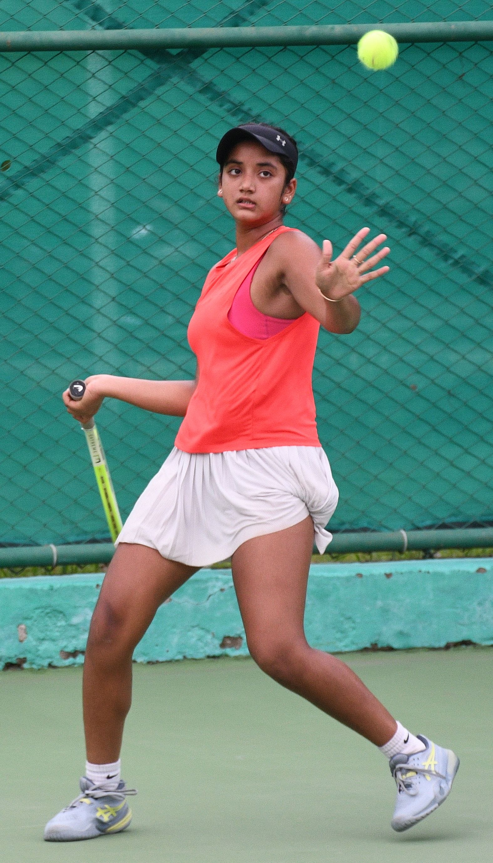 किंज्लक को हराकर रोहिन फाइनल में किंज्लक को हराकर रोहिन फाइनल में