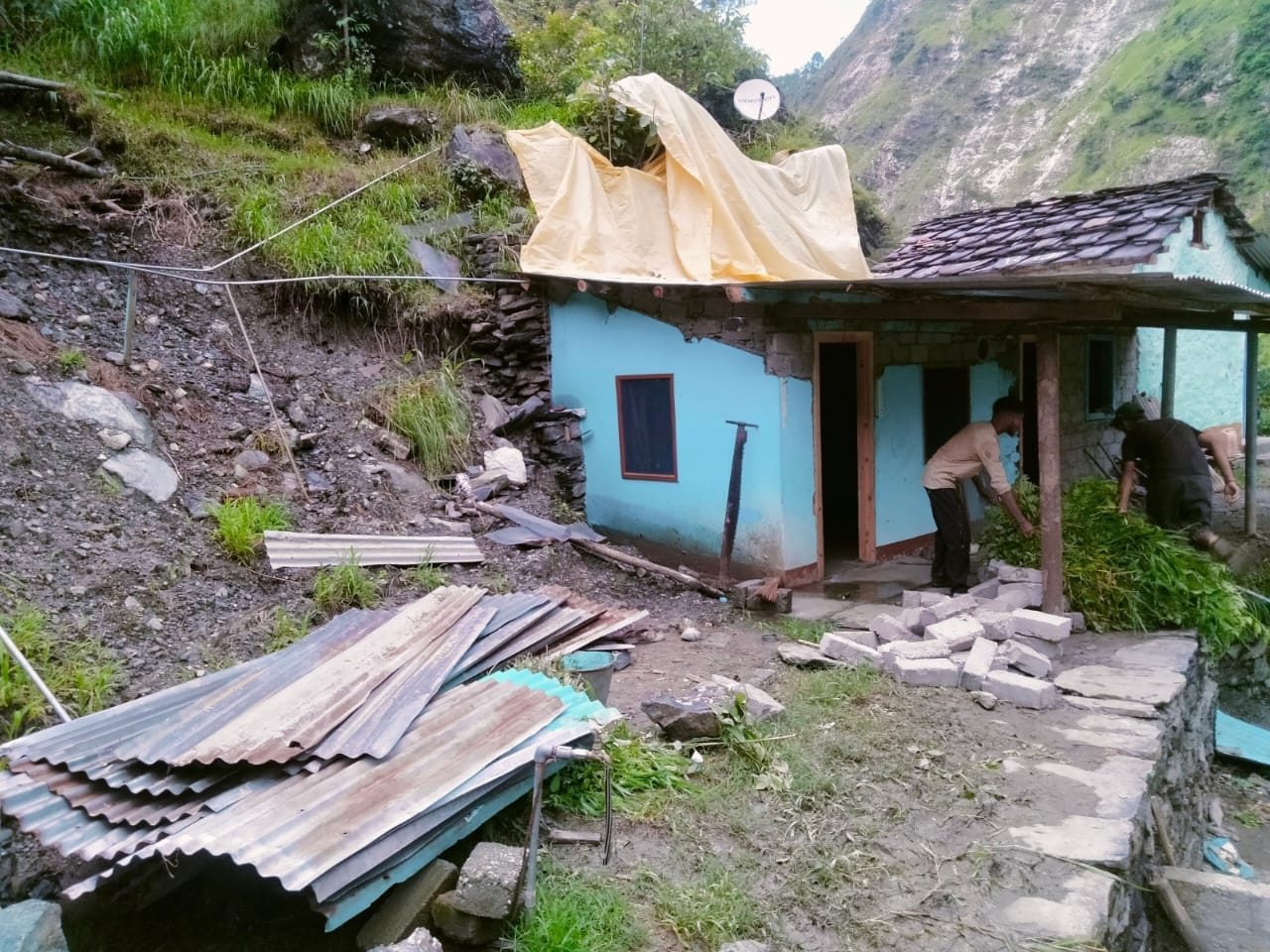 खरगा पंचायत के नाल गांव में भूस्खलन से बढ़ा खतरा। स्रोत : जागरूक पाठक