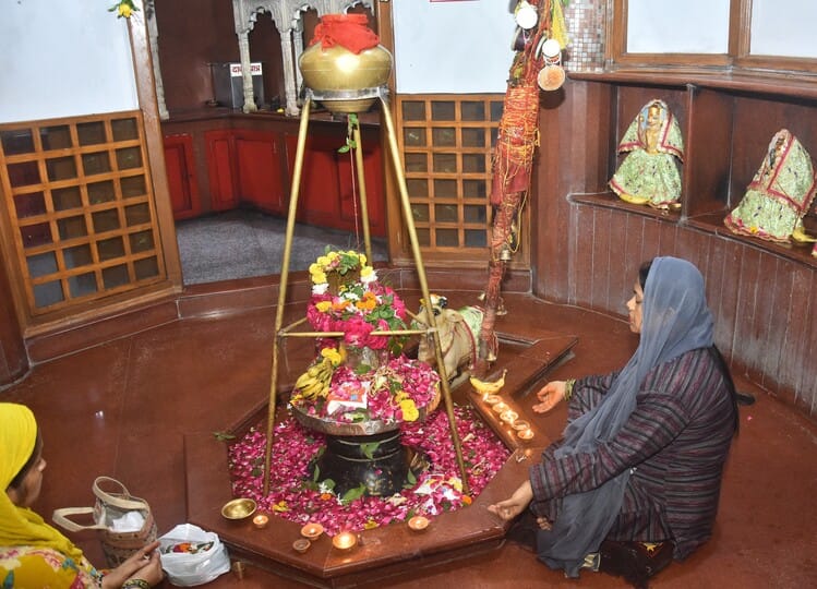 सावन मास में शहर शिव भक्ति में डूबा