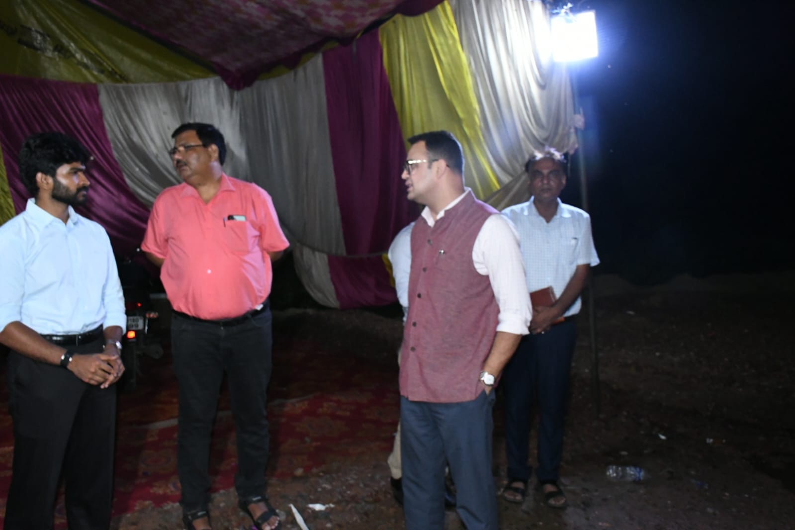 कछला गंगा घाट पहुंचे गंगा जल भरने कांवड़िये। संवाद
