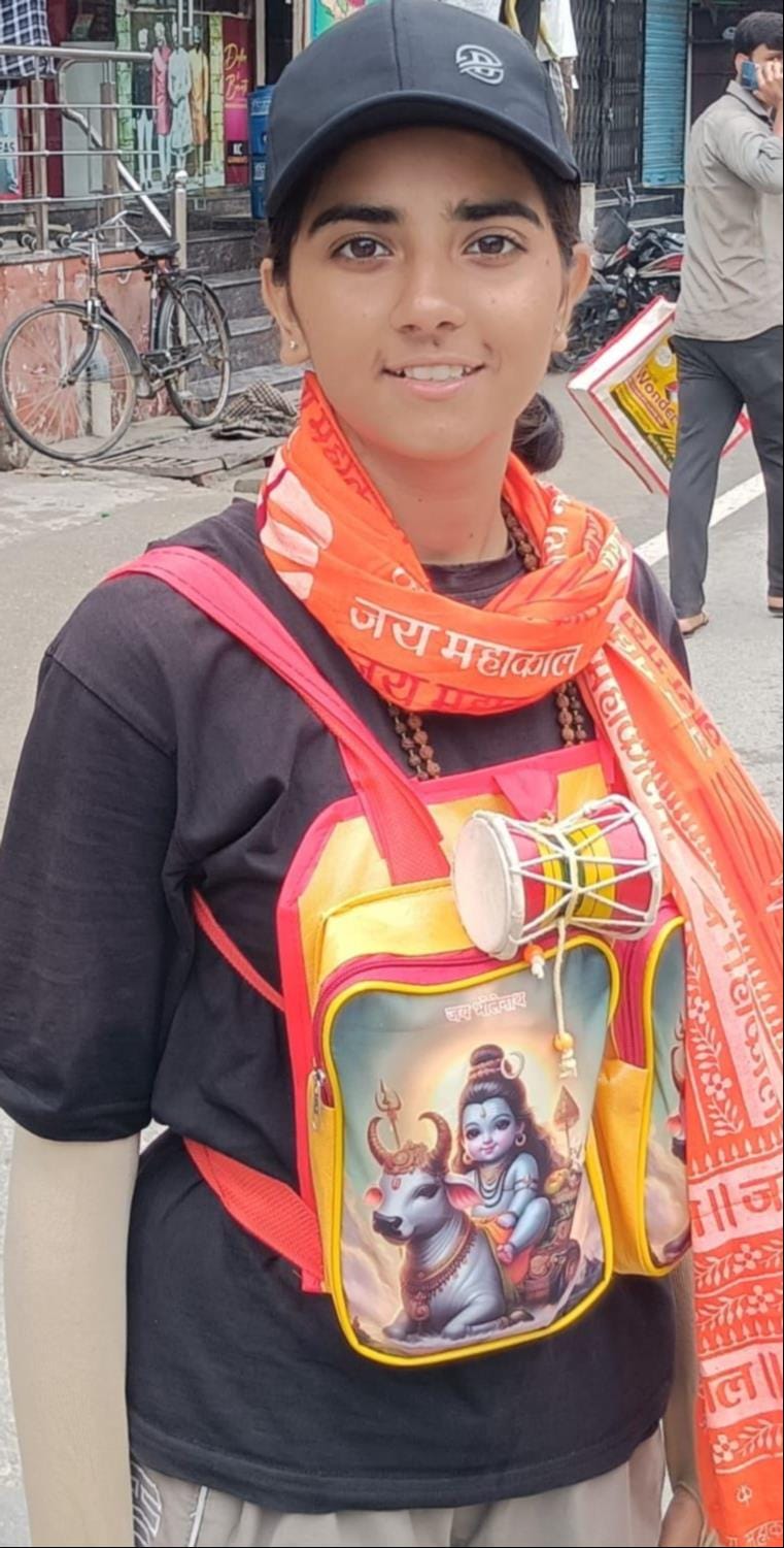 कांवड़ की खबर में युवती जहानवी।