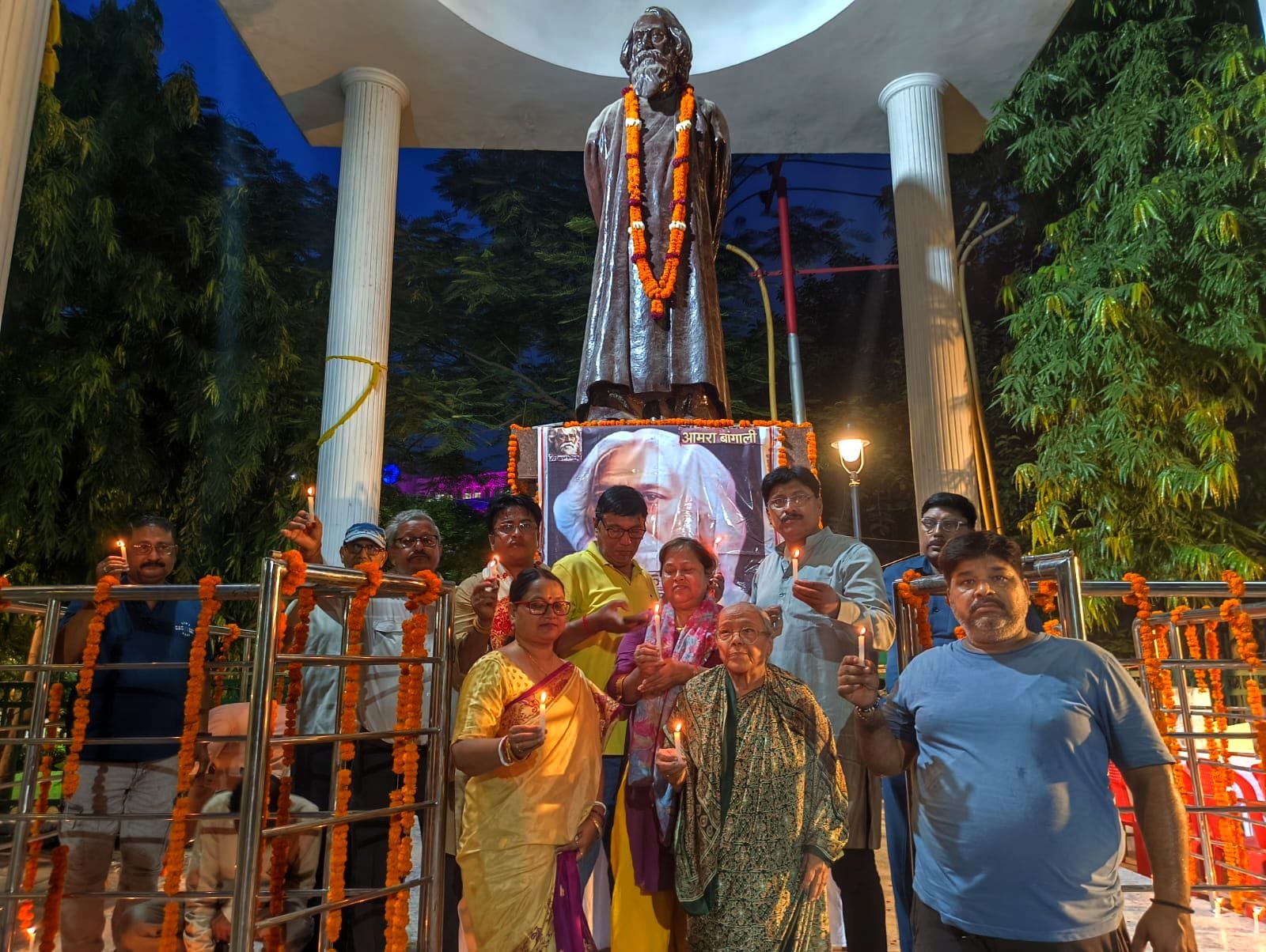 पुण्यतिथि पर रवींद्रनाथ टैगोर को दी श्रद्धांजलि