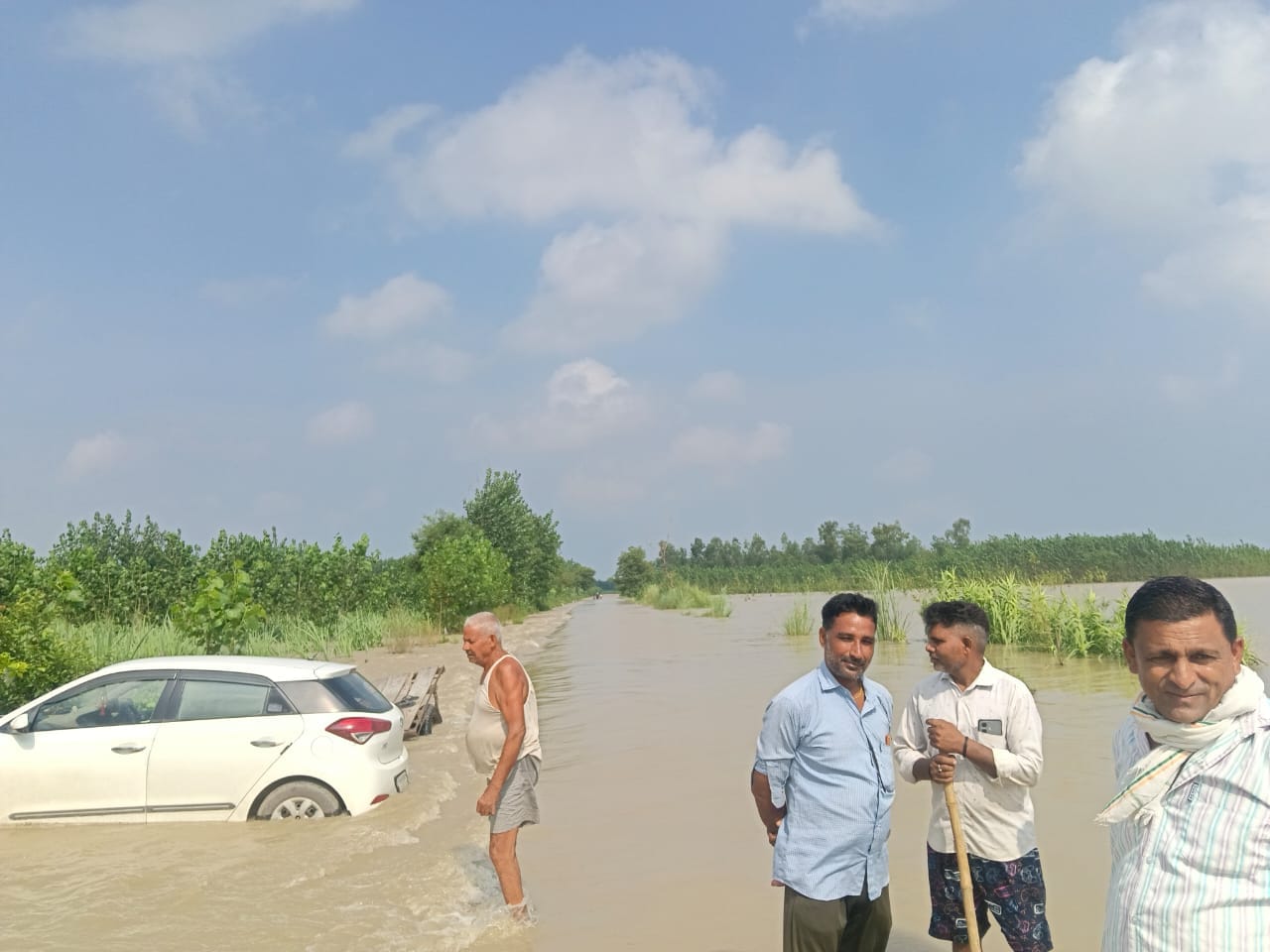 दूसरे दिन कम हुआ गंगा का जलस्तर स्रोत संवाद दूसरे दिन कम हुआ गंगा का जलस्तर स्रोत संवाद