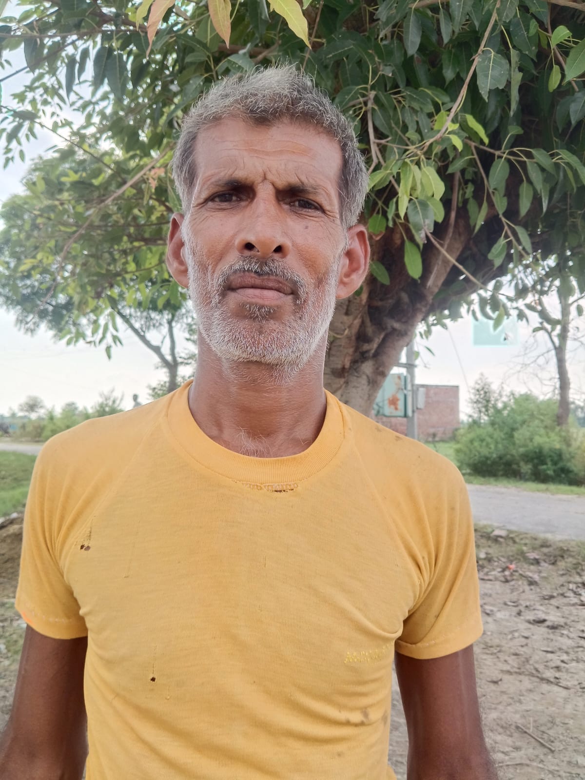 फोटो 45 - बाढ़ प्रभावित गांव नगला हंसी में बुखार से पीड़ित चारपाई लेटा बालक कृष्णा। स्रोत संवाद फोटो 45 - बाढ़ प्रभावित गांव नगला हंसी में बुखार से पीड़ित चारपाई लेटा बालक कृष्णा। स्रोत संवाद