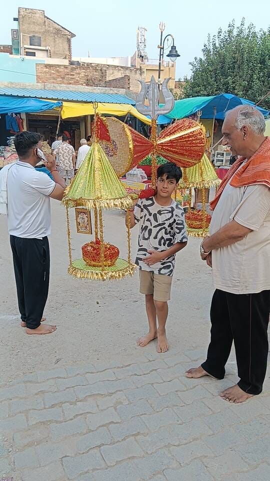 गोला नगर पालिका परिषद में फ्रीजर और पानी टैंक। संवाद