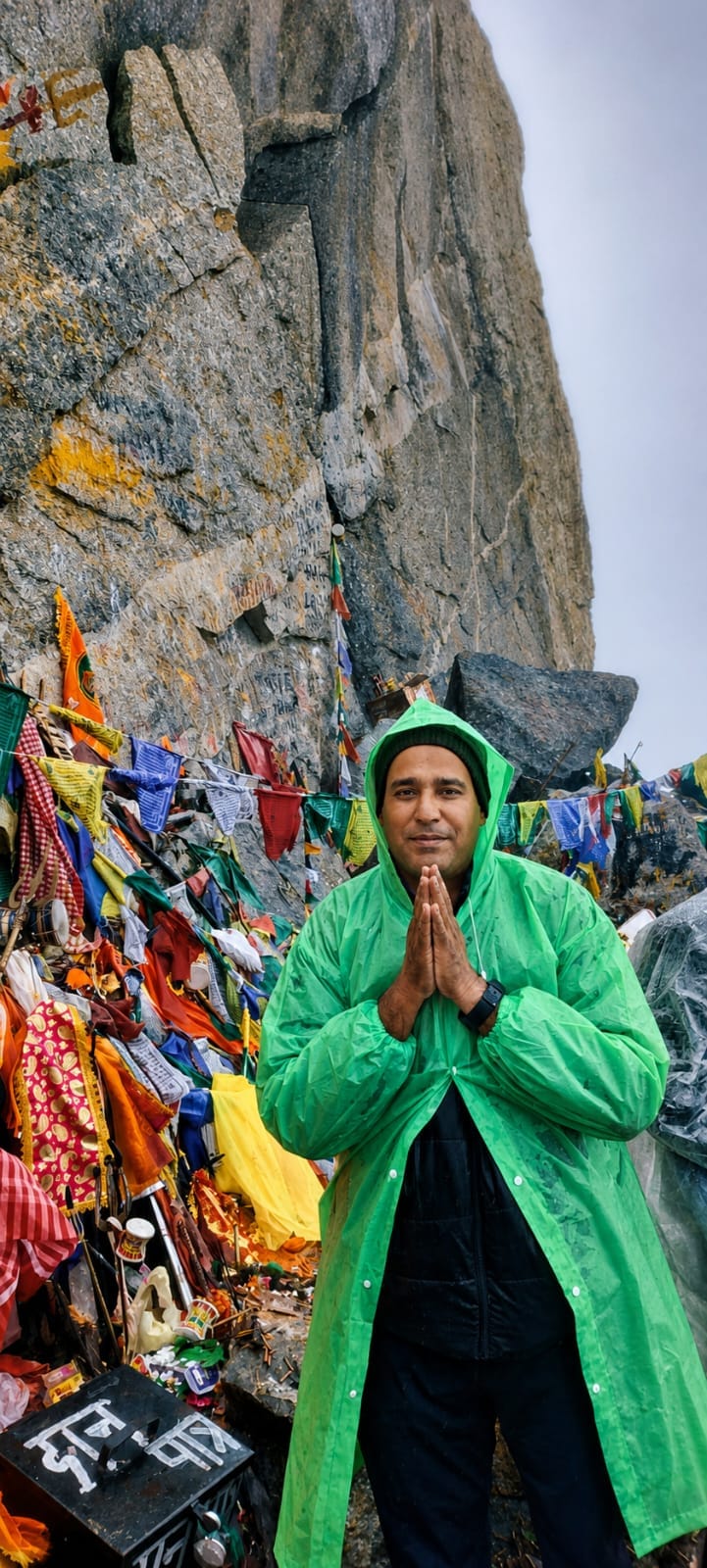 हिमाचल में किनौर कैलाश के दर्शन करते जेपी बैसला स्रोत स्वयं