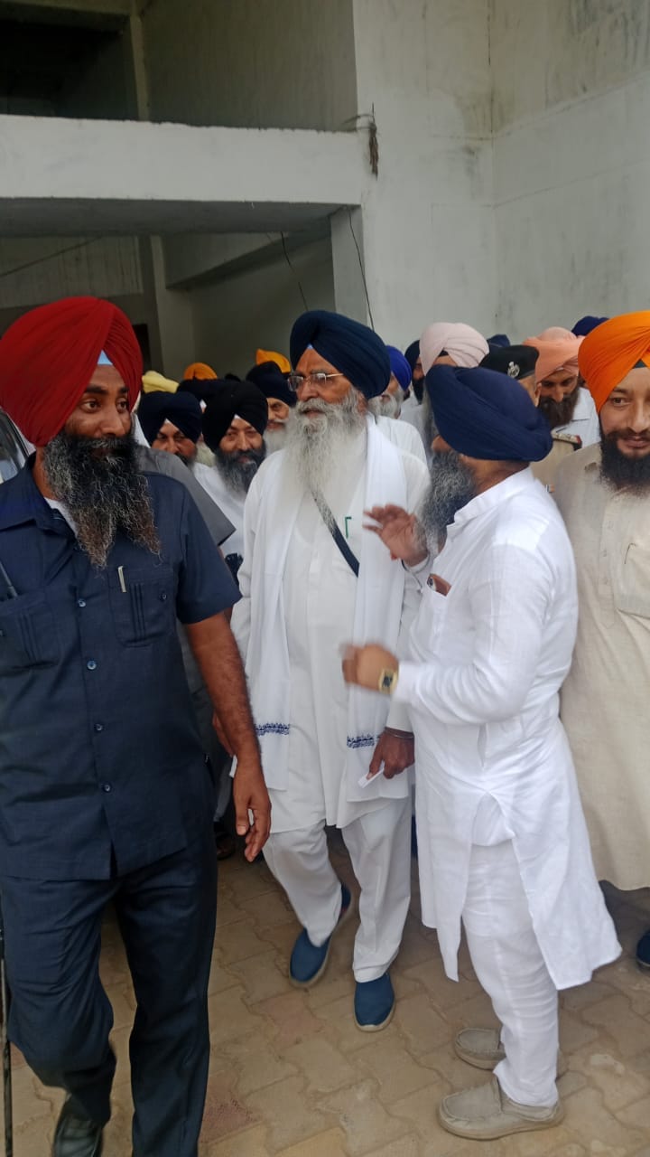 शाहाबाद। मीरी पीरीमेडिकल संस्थान में पहुंचे एसजीपीसी के अध्यक्ष एडवोकेट हरजिंदर सिंह धामी। संवा शाहाबाद। मीरी पीरीमेडिकल संस्थान में पहुंचे एसजीपीसी के अध्यक्ष एडवोकेट हरजिंदर सिंह धामी। संवा
