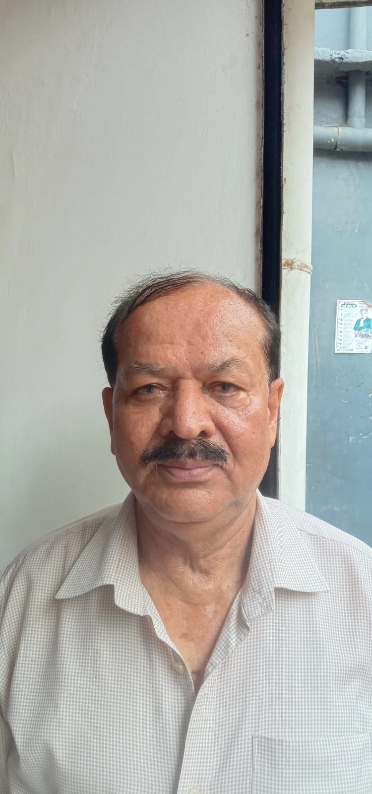 शमशेर ठाकुर, वरिष्ठ नागरिक। पानी के बिल से संबधित खबर के साथ। संवाद शमशेर ठाकुर, वरिष्ठ नागरिक। पानी के बिल से संबधित खबर के साथ। संवाद