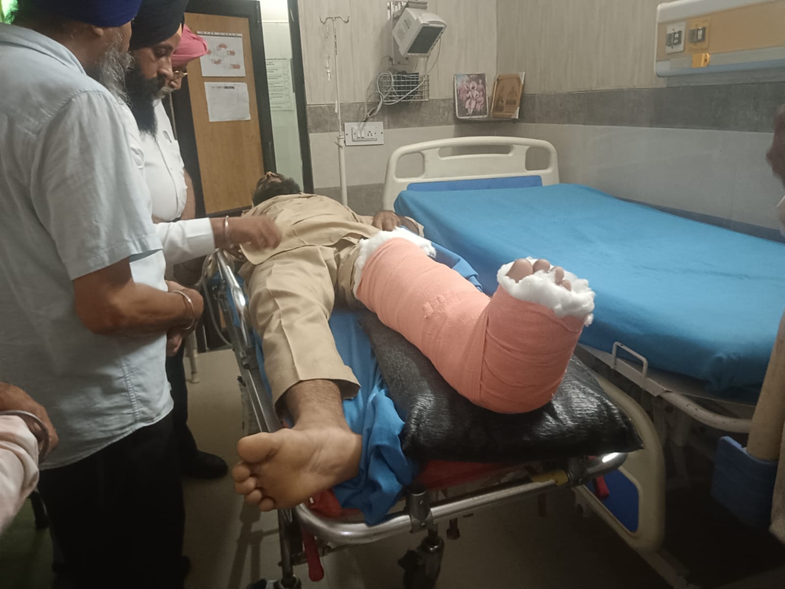 श्री पंजोखरा साहिब गुरुद्वारा में हुई बैठक के बाद हरियाणा सिख गुरुद्वारा प्रबंधक कमेटी के प्रदे श्री पंजोखरा साहिब गुरुद्वारा में हुई बैठक के बाद हरियाणा सिख गुरुद्वारा प्रबंधक कमेटी के प्रदे