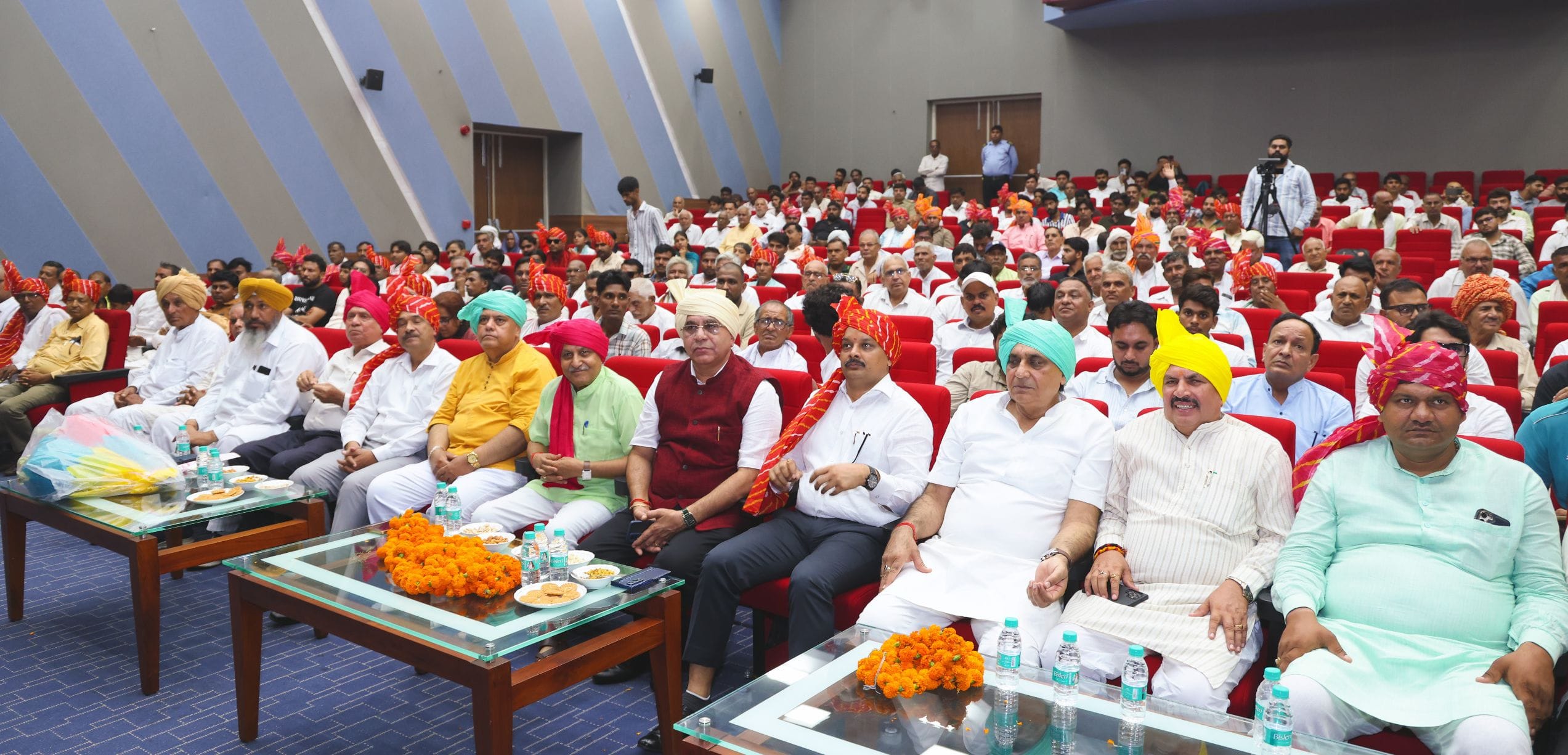 09जेएनडी20: आयोजित कार्यक्रम में प्रस्तुति देते हुए कलाकार। स्रोत: सीआरएसयू।