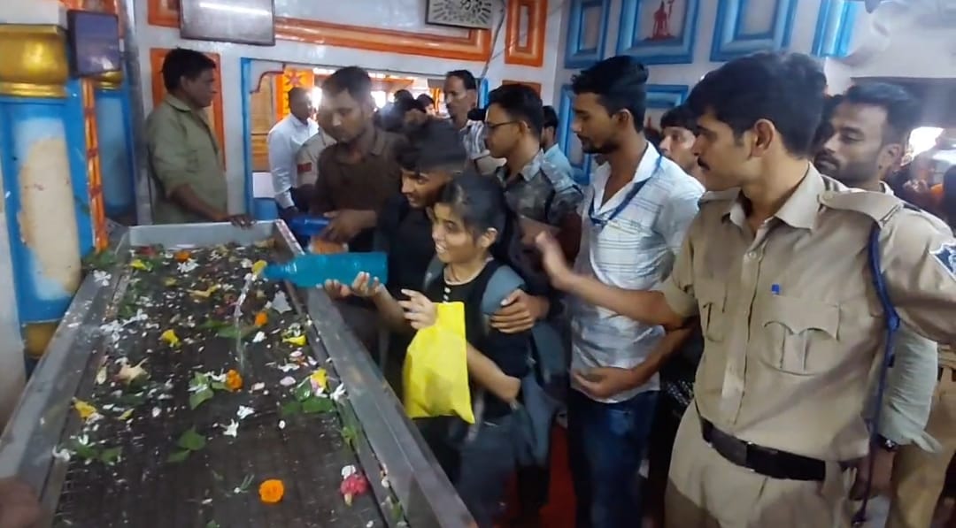 हजारों श्रद्धालुओं ने किए जागेश्वरनाथ के दर्शन 