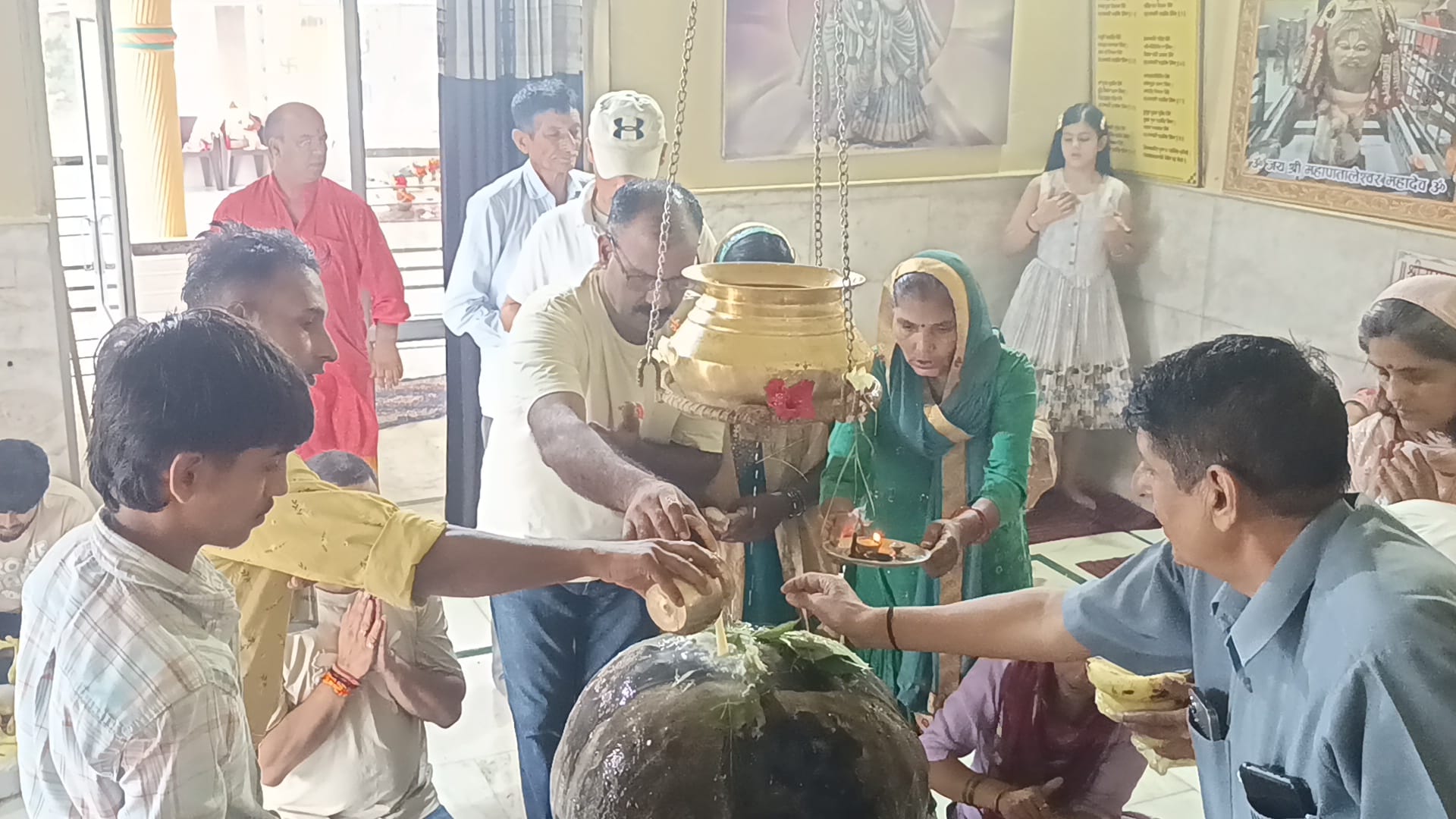 हरिद्वार से पवित्र गंगा जल लेकर लौटे गिरिपार क्षेत्र के ग्राम नघेता का कांवड़ दल। संवाद
