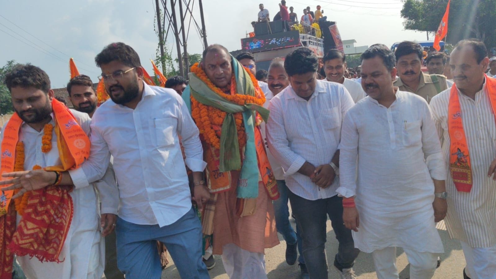 कछला घाट पर लगी श्रद्धालुओं की भीड़। संवाद कछला घाट पर लगी श्रद्धालुओं की भीड़। संवाद