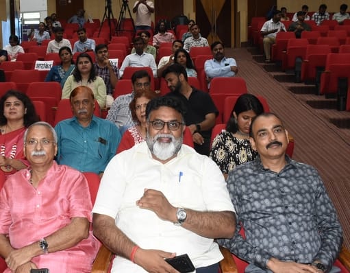 कल्चरल कारवां में साहित्य, संगीत और कला का संगम