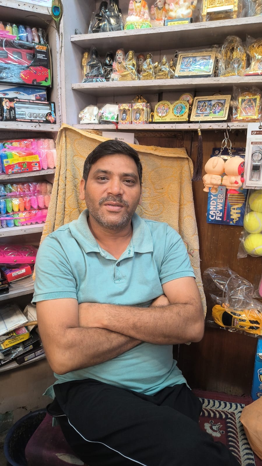 रेणु शर्मा,निवासी चकमोह।