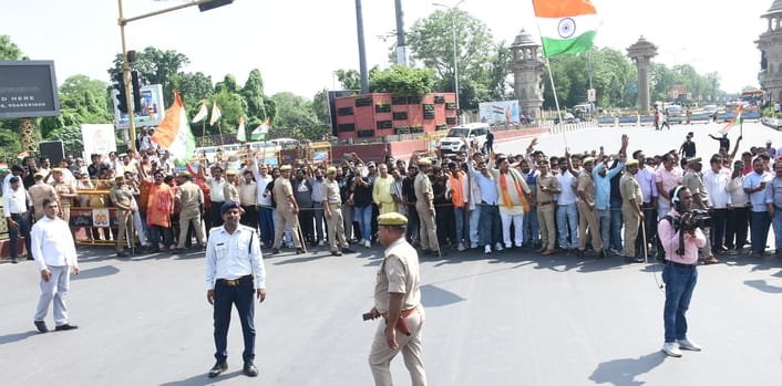 तिरंगे के साथ कदम बढ़ाते बच्चों ने जगाया राष्ट्रप्रेम
