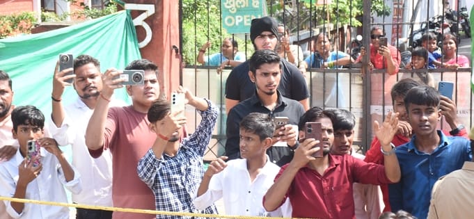 तिरंगे के साथ कदम बढ़ाते बच्चों ने जगाया राष्ट्रप्रेम