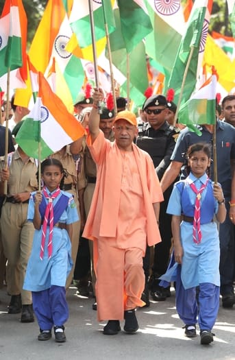 तिरंगे के साथ कदम बढ़ाते बच्चों ने जगाया राष्ट्रप्रेम