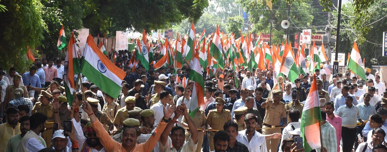 तिरंगे के साथ कदम बढ़ाते बच्चों ने जगाया राष्ट्रप्रेम
